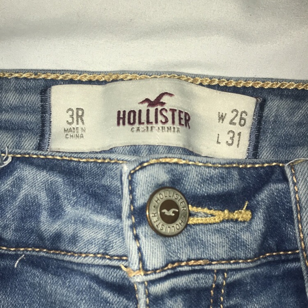 Hollister Shorts - Picture 2 of 3